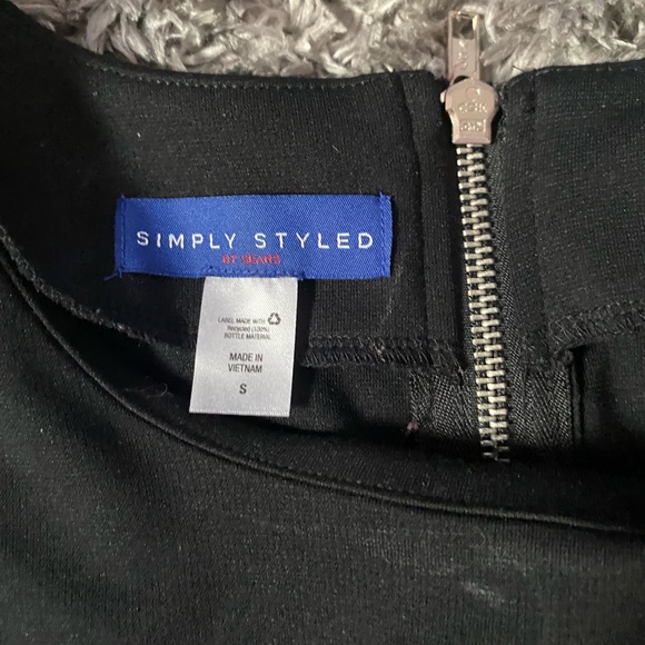 Black Dress - Picture 2 of 3